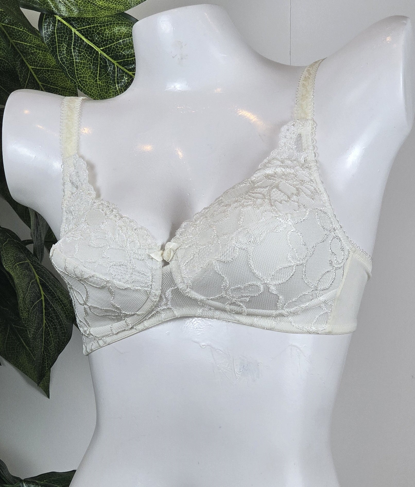 M&S All-Over Lace Non-Wired Padded Bra