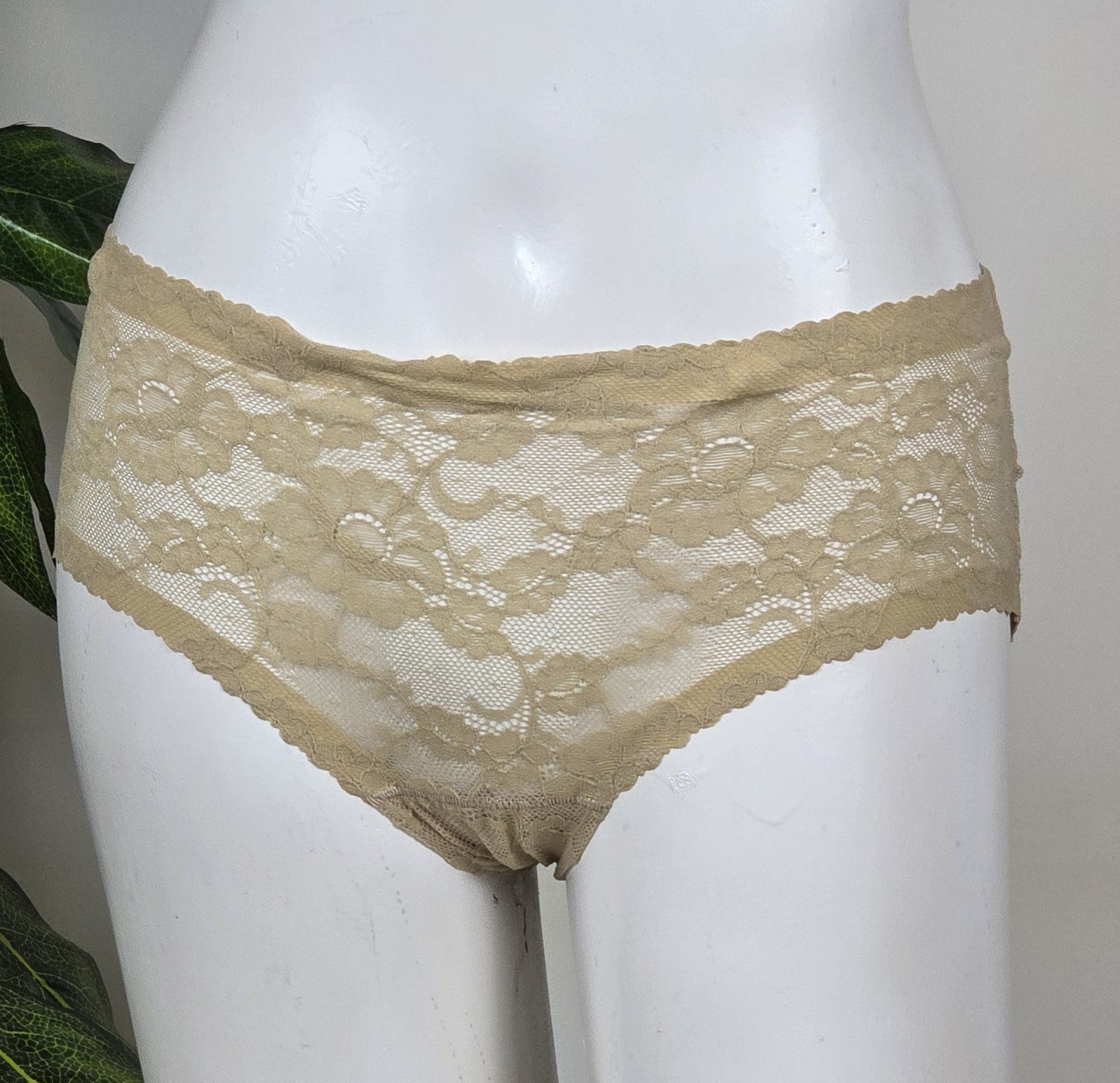 M&S No VPL Knicker Short with all over lace